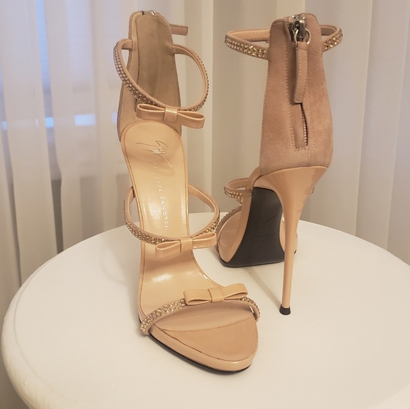 GIUSEPPE ZANOTTI Harmony Beige sz 8 - Picture 1 of 9
